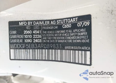 2010 Mercedes-Benz C 300 Luxury/Sport z USA, uszkodzony, nr VIN WDDGF5EB3AR089831